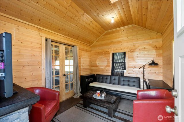 14435 Vail Cut Off Road SE, Rainier, WA 98576