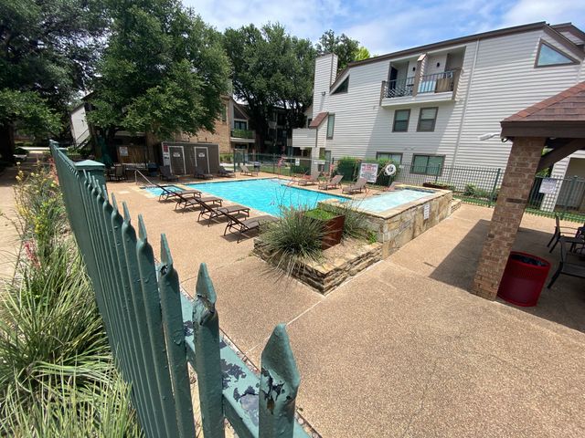 2311 Balsam Drive H103, Arlington, TX 76006