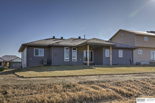 20820 Kansas Avenue, Elkhorn, NE 68022