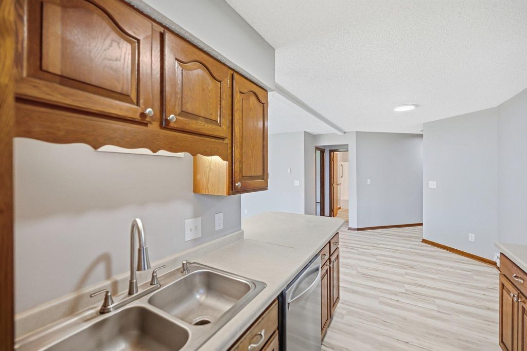 925 Bahls Drive 102, Hastings, MN 55033 — photo 3