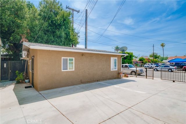 988 S Garey, Pomona, CA 91766