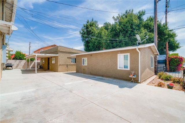 988 S Garey, Pomona, CA 91766