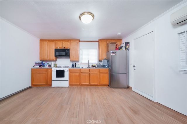 988 S Garey, Pomona, CA 91766