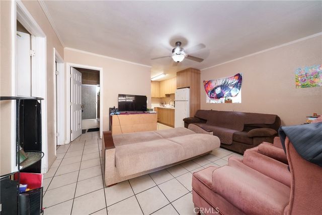988 S Garey, Pomona, CA 91766
