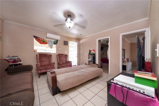 988 S Garey, Pomona, CA 91766