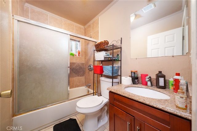 988 S Garey, Pomona, CA 91766