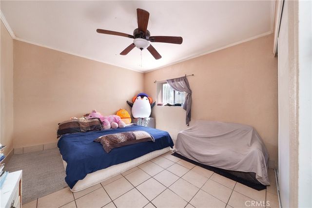 988 S Garey, Pomona, CA 91766
