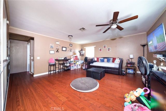 988 S Garey, Pomona, CA 91766
