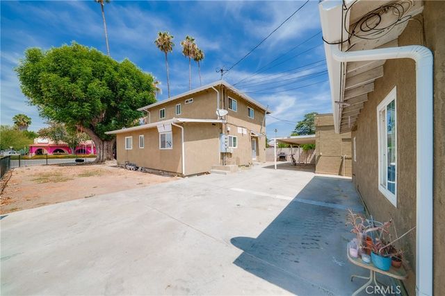 988 S Garey, Pomona, CA 91766