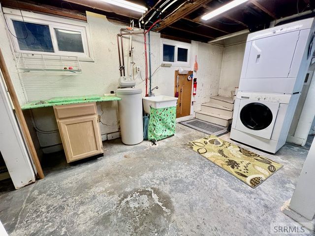 498 9th Street, Idaho Falls, ID 83404