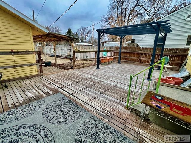 498 9th Street, Idaho Falls, ID 83404