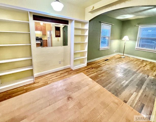 498 9th Street, Idaho Falls, ID 83404
