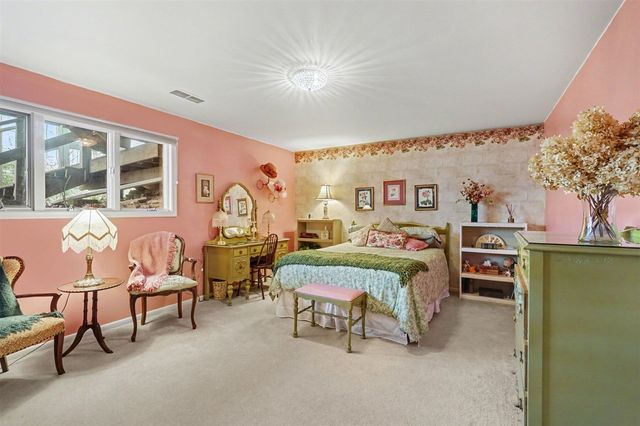 6200 Thunder Bluff Road, Kalamazoo, MI 49009