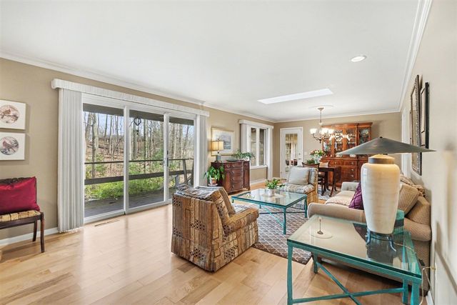 6200 Thunder Bluff Road, Kalamazoo, MI 49009