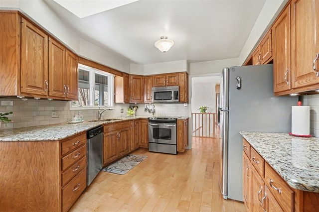 6200 Thunder Bluff Road, Kalamazoo, MI 49009