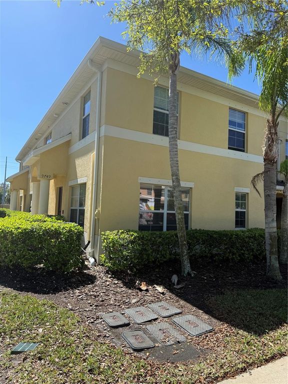 Image 3 of property listing at 9749 TRUMPET VINE LOOP, Trinity, FL 34655