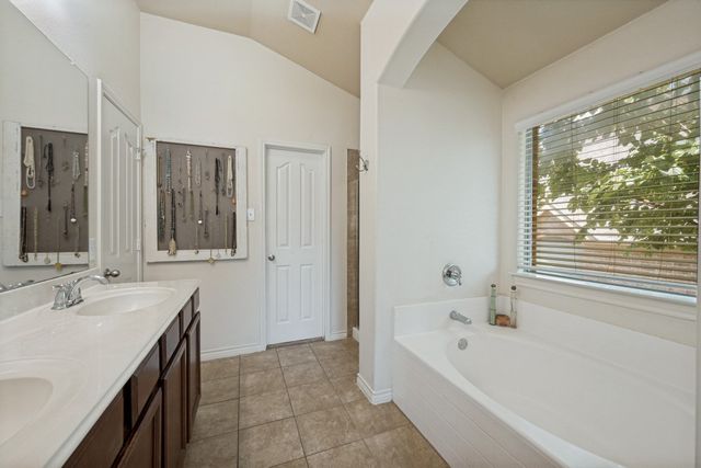 6133 Lamb Creek Drive, Fort Worth, TX 76179