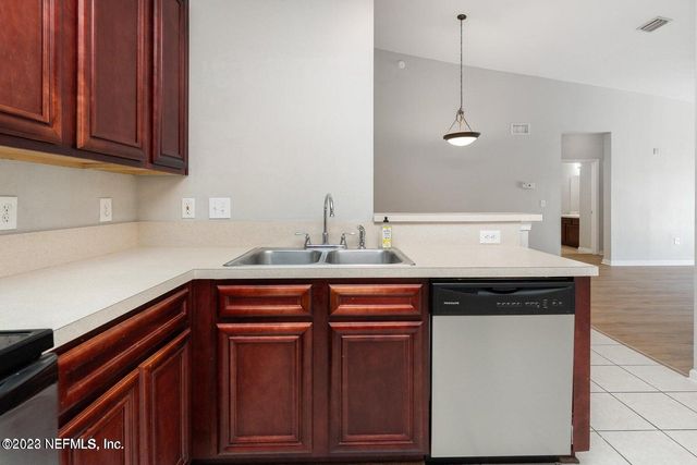 8226 GREEN PARROT Road 308, Jacksonville, FL 32256