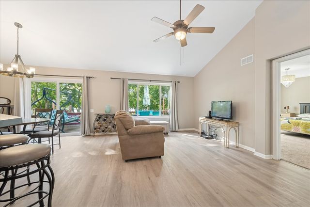 2571 Stanton Circle, Lake In The Hills, IL 60156