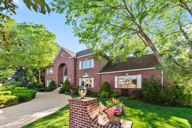 7412 Forest Ridge Drive, Schererville, IN 46375