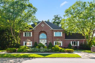 7412 Forest Ridge Drive, Schererville, IN 46375