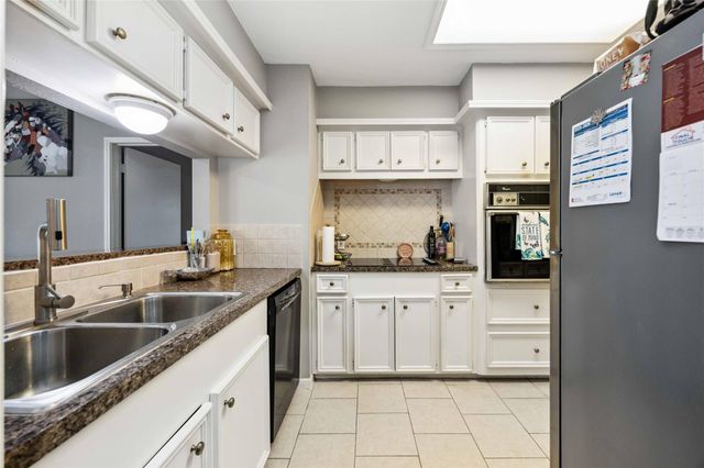 805 Chateau Place, Richmond, TX 77469