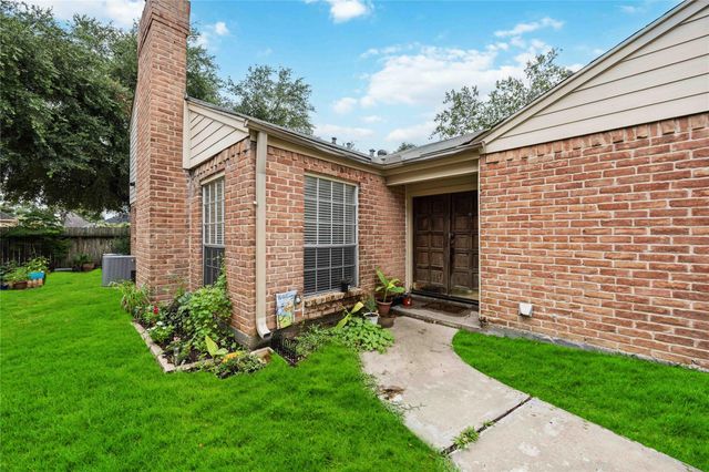 805 Chateau Place, Richmond, TX 77469