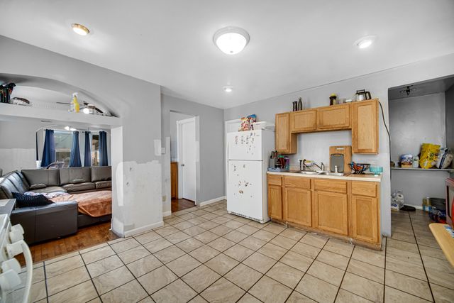 2213 N Kildare Avenue, Chicago, IL 60639