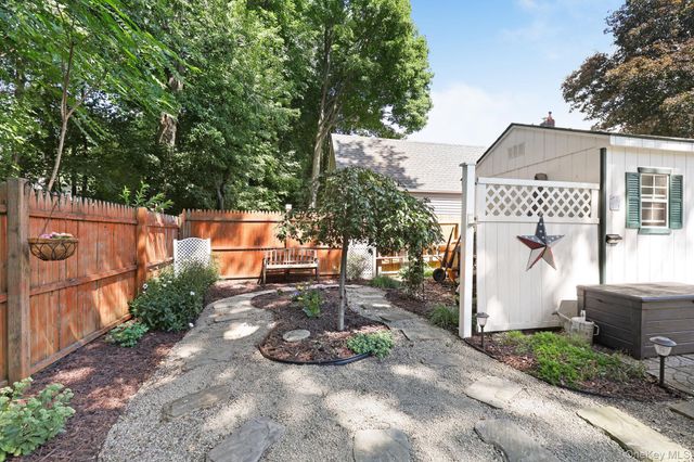 9 Garden Street, Hyde Park, NY 12538