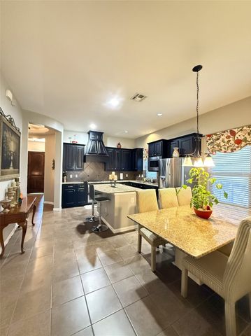 701 Sendero Drive, Arlington, TX 76002
