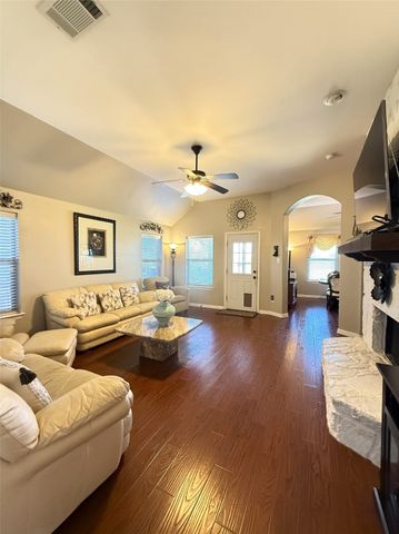 701 Sendero Drive, Arlington, TX 76002