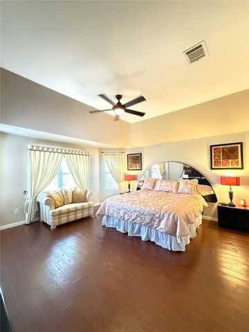701 Sendero Drive, Arlington, TX 76002