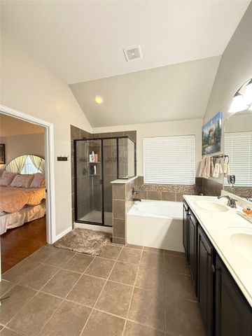 701 Sendero Drive, Arlington, TX 76002