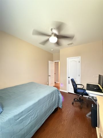 701 Sendero Drive, Arlington, TX 76002