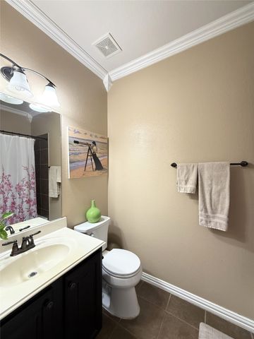 701 Sendero Drive, Arlington, TX 76002