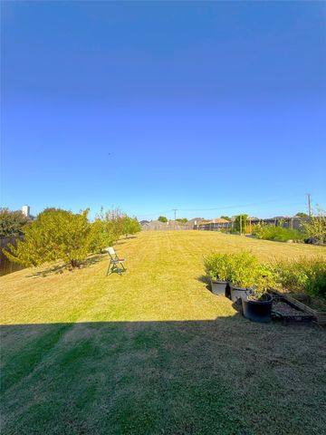701 Sendero Drive, Arlington, TX 76002