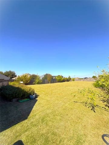 701 Sendero Drive, Arlington, TX 76002