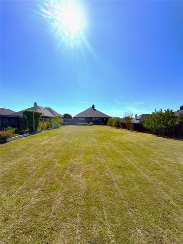 701 Sendero Drive, Arlington, TX 76002