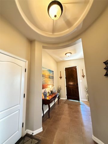 701 Sendero Drive, Arlington, TX 76002