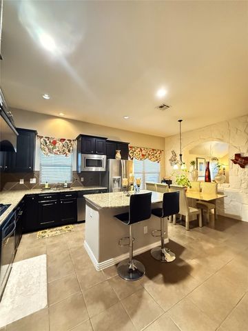 701 Sendero Drive, Arlington, TX 76002