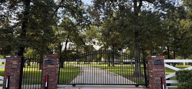 15777 Skeg Drive, Crosby, TX 77532