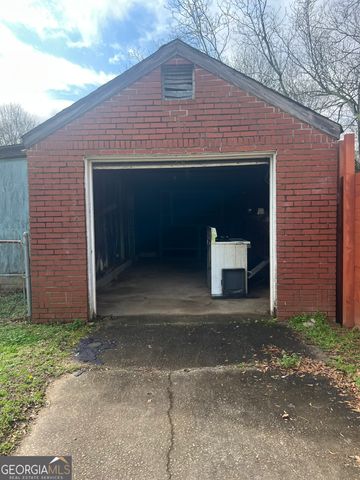 875 Dennis Dr, Forest Park, GA 30297