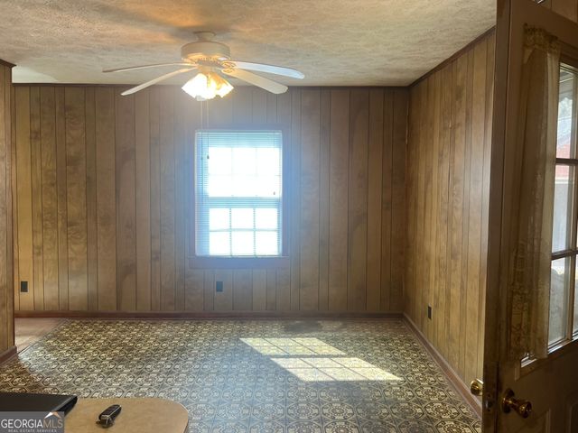 875 Dennis Dr, Forest Park, GA 30297