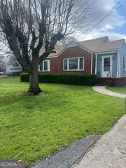 875 Dennis Dr, Forest Park, GA 30297