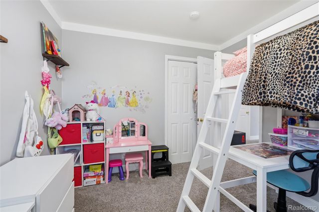 18004 Holland Avenue, Eastpointe, MI 48021