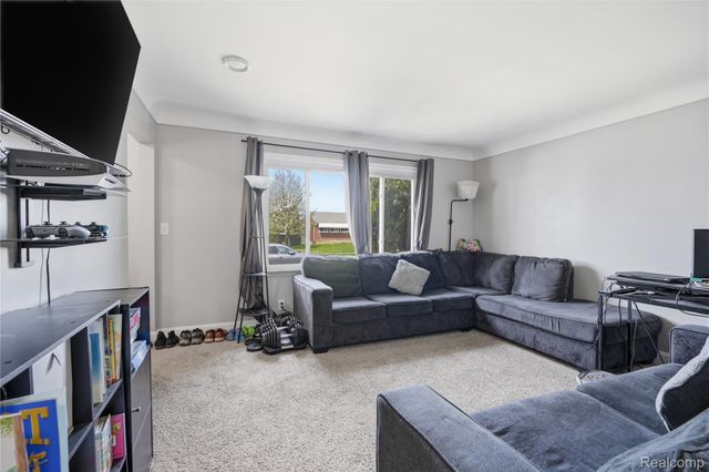 18004 Holland Avenue, Eastpointe, MI 48021