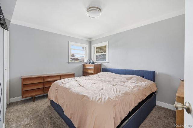 18004 Holland Avenue, Eastpointe, MI 48021