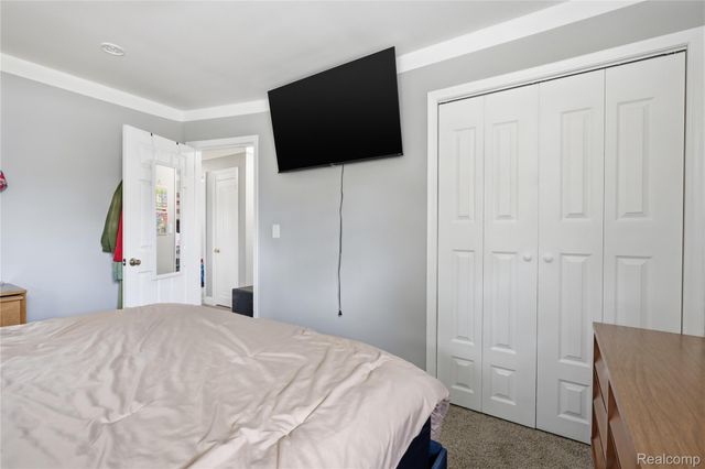 18004 Holland Avenue, Eastpointe, MI 48021