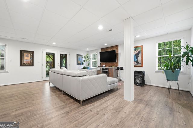 690 Wood Work Way, Roswell, GA 30076