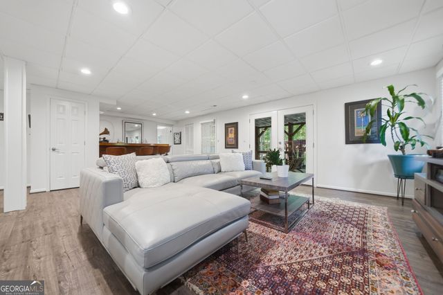 690 Wood Work Way, Roswell, GA 30076
